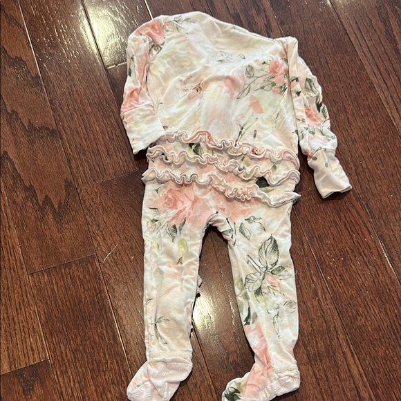 Posh Peanut 3-6 month romper set - Picture 9 of 9